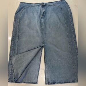 Blue Relaxed Fit Jeans with Classic Style